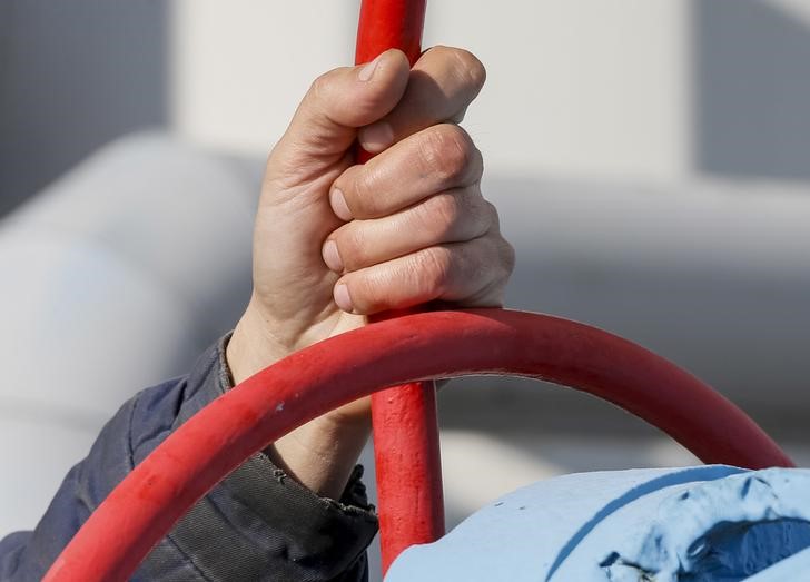 Natural gas down 19% on the week after dead cat bounce