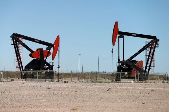 Oil falls to three-month low on inflation worries, U.S. bank shutdowns