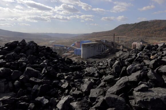 China coal output up 5.8% in Jan-Feb as new capacity comes online