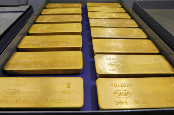 Gold prices retreat from recent highs amid rate hike uncertainty